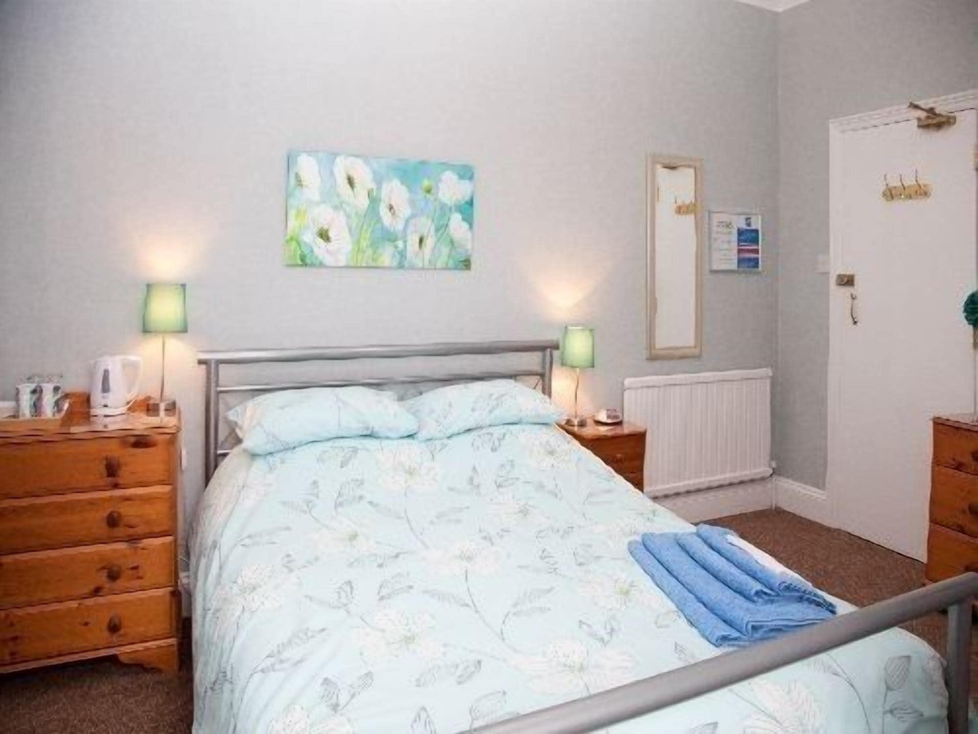 The Meltham Guest House Scarborough Exteriör bild