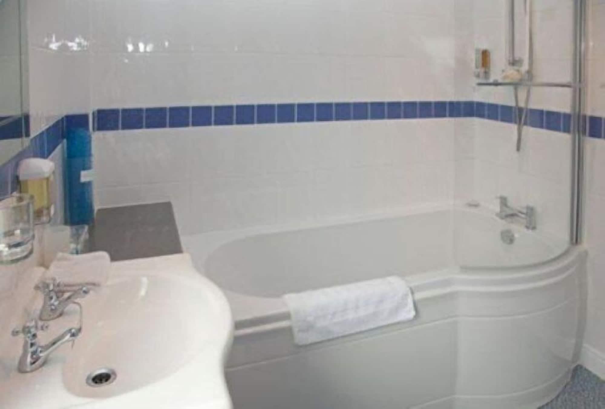The Meltham Guest House Scarborough Exteriör bild