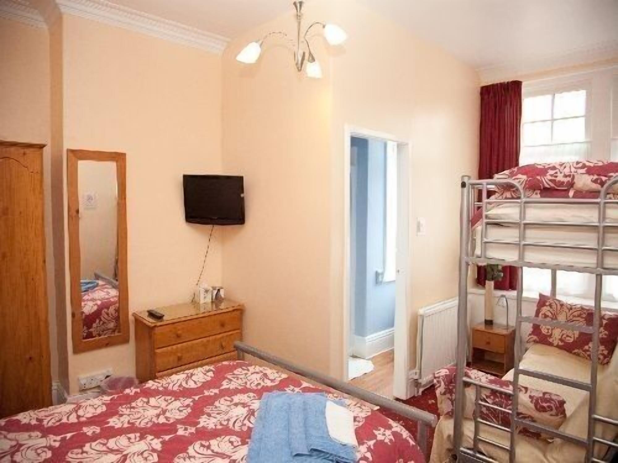 The Meltham Guest House Scarborough Exteriör bild
