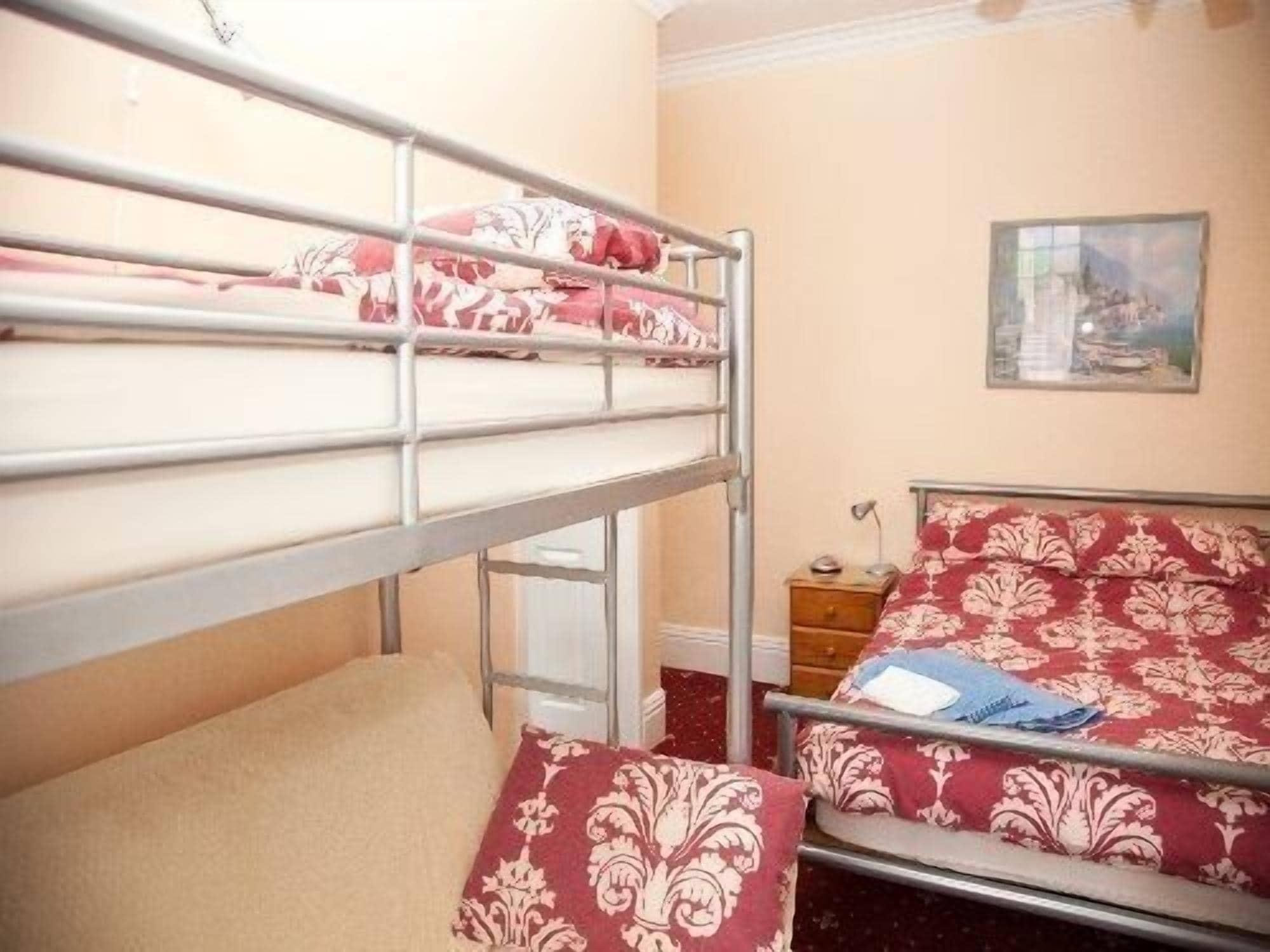 The Meltham Guest House Scarborough Exteriör bild